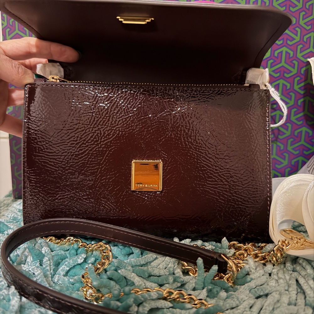 Authentic Tory Burch Emerson Crinkle Chain Patent Leather Crossbody - Picture 4 of 7
